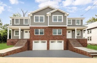 13 Webster Ave in Harrison, NY - Building Photo