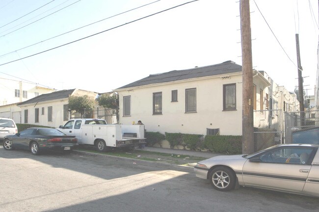 268-274 1/2 Witmer St in Los Angeles, CA - Building Photo - Building Photo