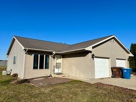 1626-1628-1628 Wayne St in Bluffton, IN - Building Photo