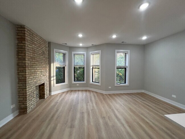 423 W Belden Ave in Chicago, IL - Foto de edificio - Building Photo