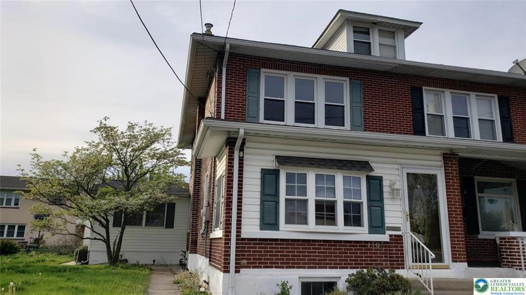 1108 Chestnut St in Coplay, PA - Building Photo