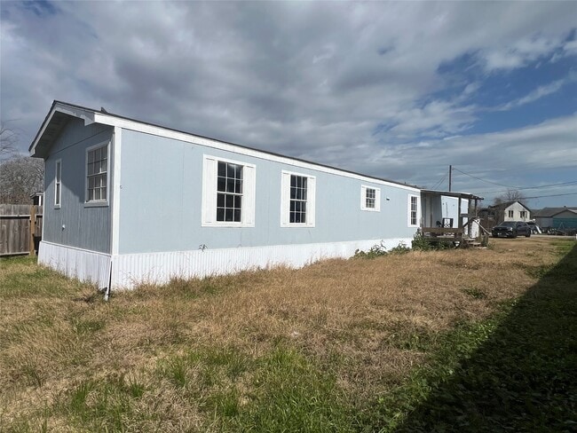 property at 2525 Oyster Creek Bend