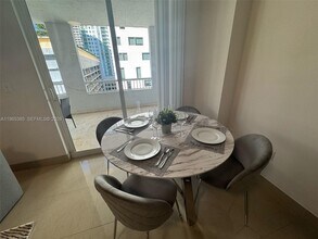 170 SE 14th St in Miami, FL - Building Photo - Building Photo