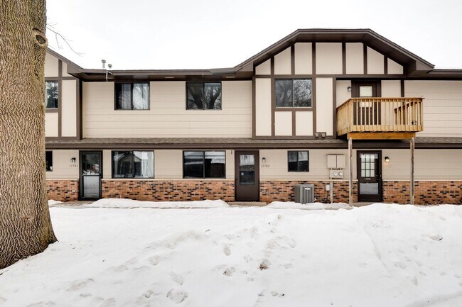 7541 Villa Ct in Eden Prairie, MN - Building Photo - Building Photo