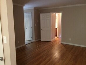 3167 Forrest Park Rd SE in Atlanta, GA - Foto de edificio - Building Photo