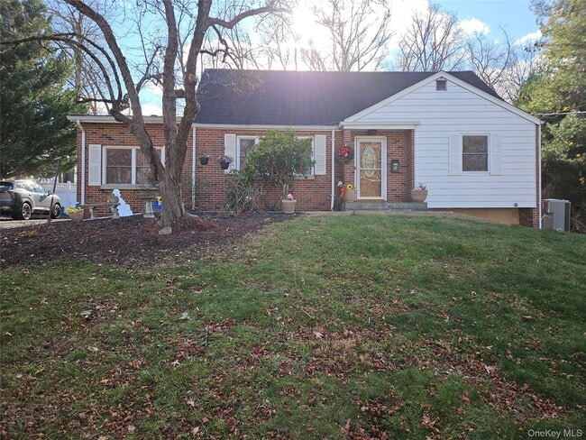 property at 8 Windmill Ln