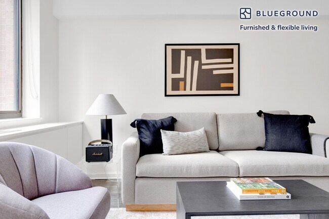 520 W 43rd St in New York, NY - Building Photo - Building Photo