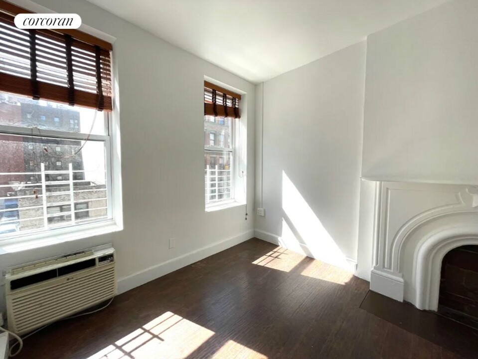 361 W 52nd St in New York, NY - Building Photo