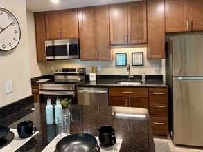 St. Andrews Apartments in Newport News, VA - Foto de edificio - Building Photo