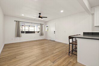 715 Sunset Ave in Los Angeles, CA - Building Photo - Building Photo