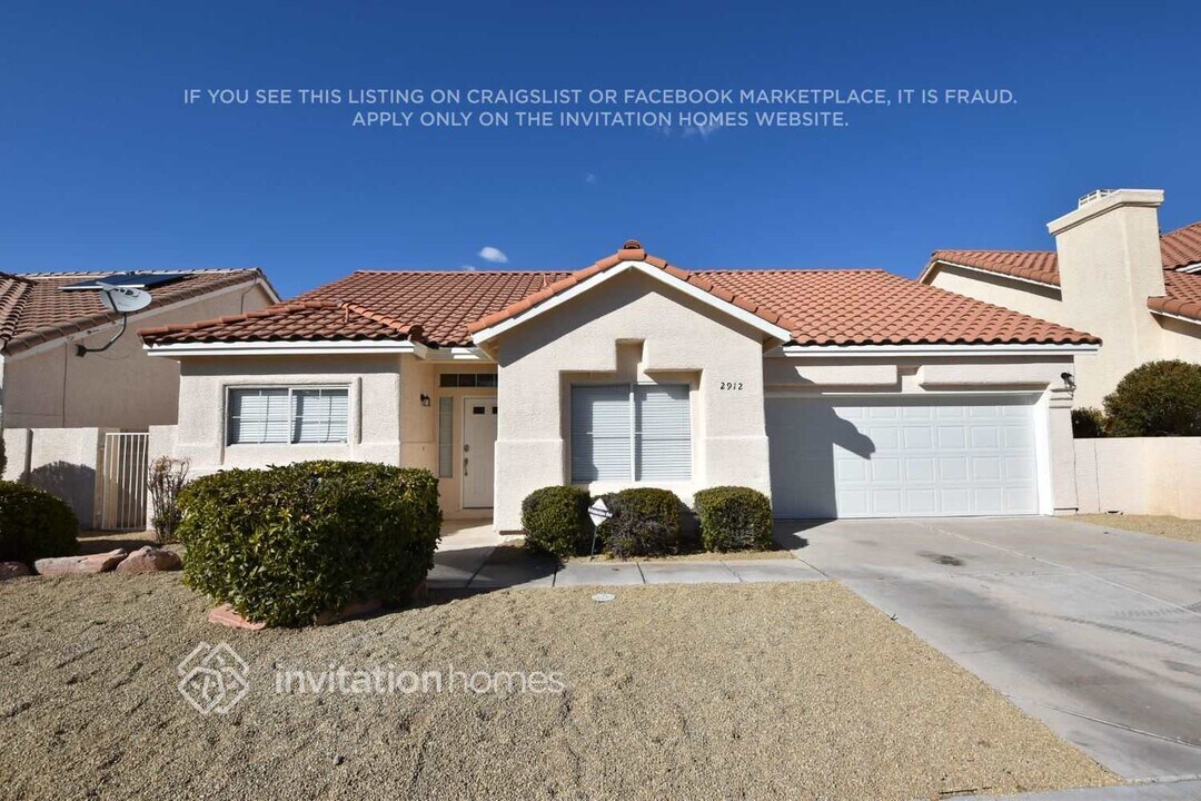 2912 Sarina Ave in Henderson, NV - Building Photo