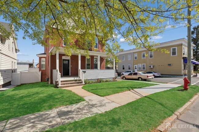 327 Main St in South Amboy, NJ - Building Photo - Building Photo