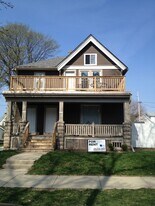 3233 N Bartlett Ave in Milwaukee, WI - Building Photo