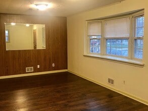 201 Deptford Rd in Glassboro, NJ - Building Photo - Building Photo