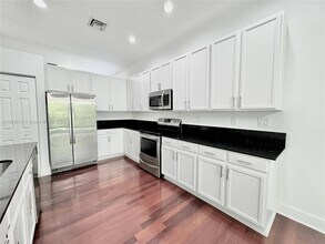 4451 Laurel Pl in Weston, FL - Building Photo - Building Photo