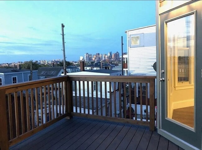 49 Lexington St, Unit #2