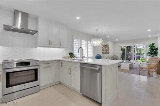 1300 Gulf Shore Blvd N in Naples, FL - Building Photo - Building Photo
