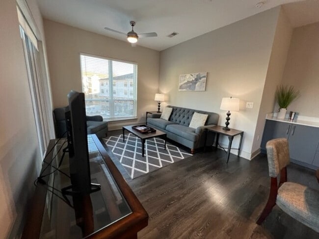 3158 Stillhouse Creek Dr in Atlanta, GA - Foto de edificio - Building Photo