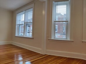 8 Barrows St, Unit 3 in Boston, MA - Building Photo - Building Photo