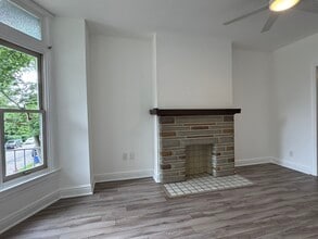 5474 Black St, Unit Apartment 1 in Pittsburgh, PA - Building Photo - Building Photo