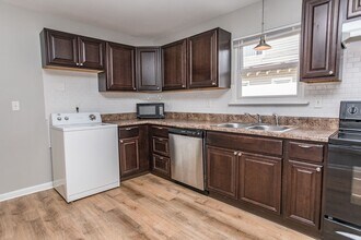 9275 Hickory St in Norfolk, VA - Building Photo - Building Photo