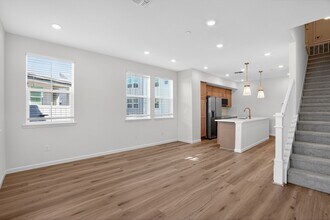 21061 Story St in Castro Valley, CA - Foto de edificio - Building Photo