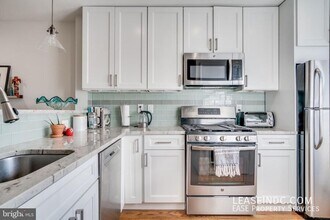 2221 Ontario Rd NW in Washington, DC - Building Photo - Building Photo