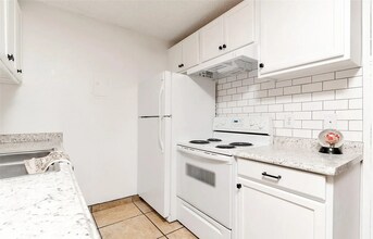 10211 Ura Ln, Unit 2-304 in Thornton, CO - Building Photo - Building Photo