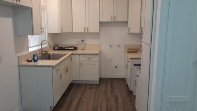 712 1/2 W Redondo Beach Blvd, Unit # 712 1/2 in Gardena, CA - Foto de edificio - Building Photo