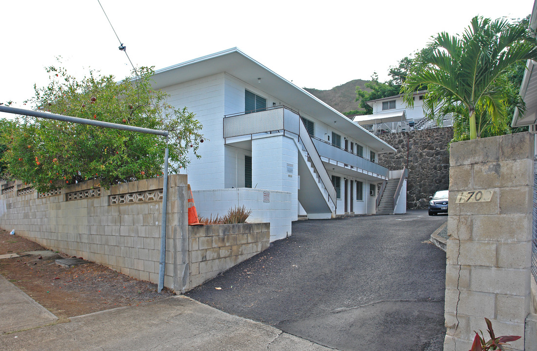 1709 Puowaina Dr in Honolulu, HI - Building Photo