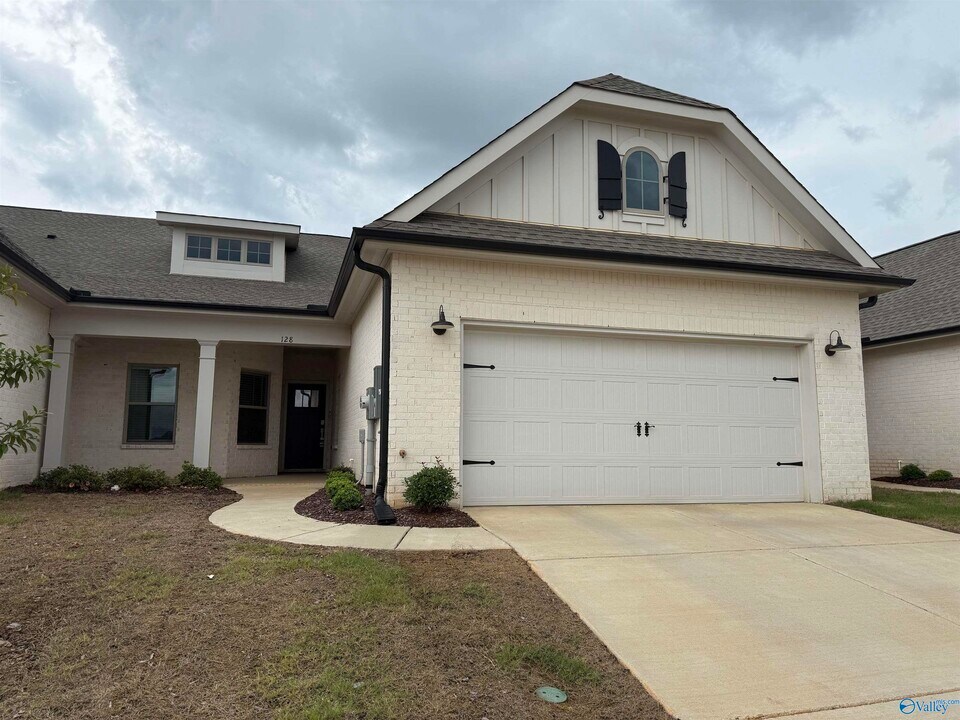 128 Clift Farm Dr in Madison, AL - Building Photo