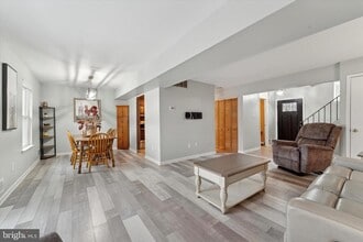77 Kanabe Dr in Mount Holly, NJ - Building Photo - Building Photo