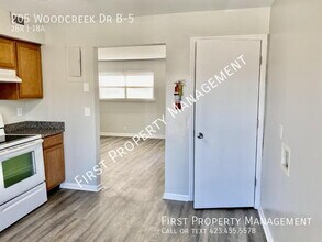 205 Woodcreek Dr in Rossville, GA - Building Photo - Building Photo