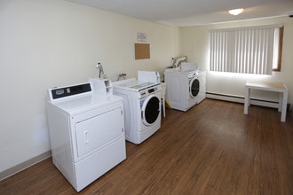 Wheelock Parkway Apartments in St. Paul, MN - Foto de edificio - Interior Photo