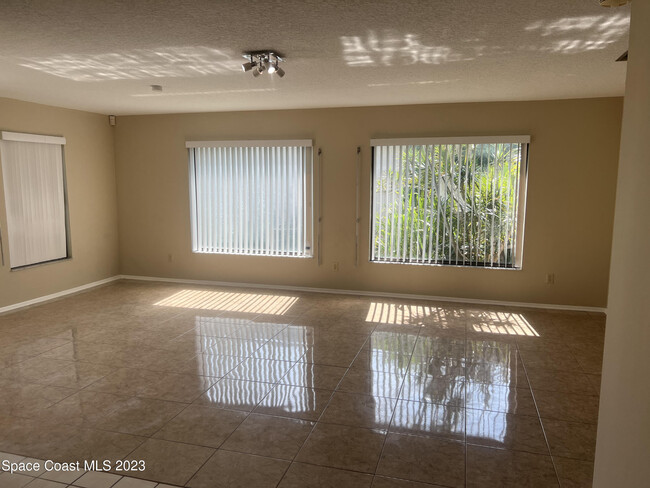 2880 Lancaster Rd in Melbourne, FL - Foto de edificio - Building Photo