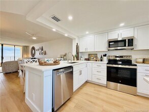 7370 S Ocean Dr in Jensen Beach, FL - Building Photo - Building Photo