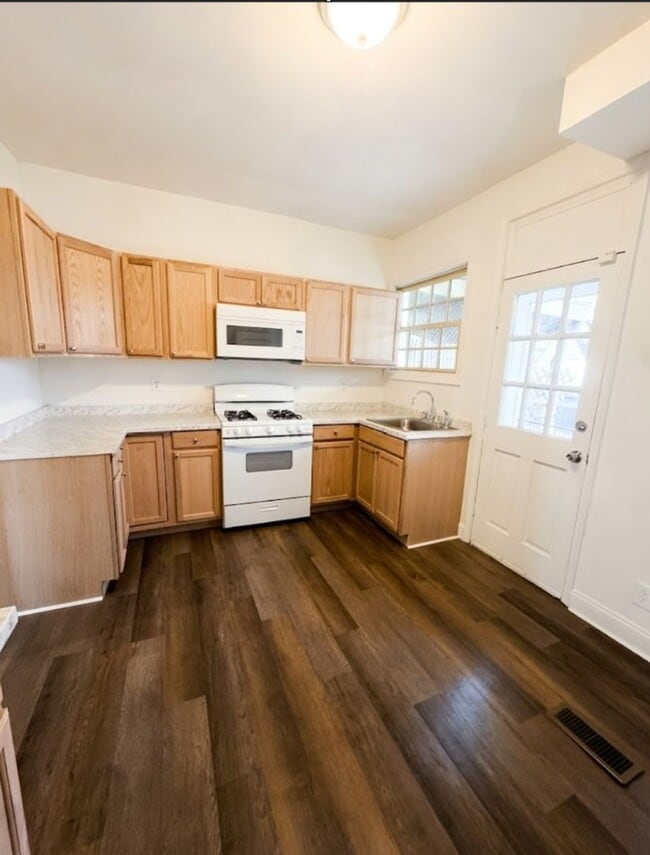 3632 Parkdale Ave in Baltimore, MD - Building Photo - Building Photo