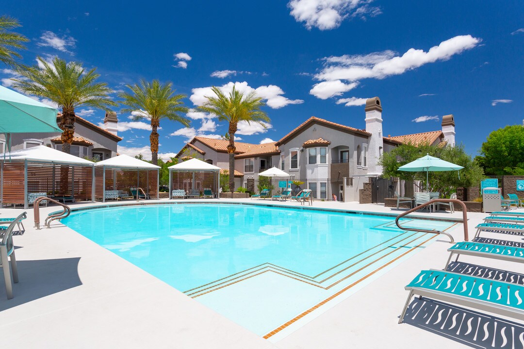 Cyan at Green Valley in Henderson, NV - Foto de edificio