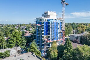 Landmark House in Vancouver, BC - Building Photo