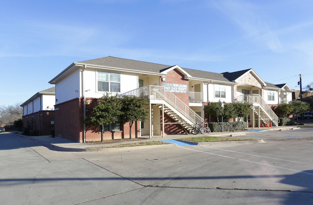 Centennial Apartments in Denton, TX - Building Photo