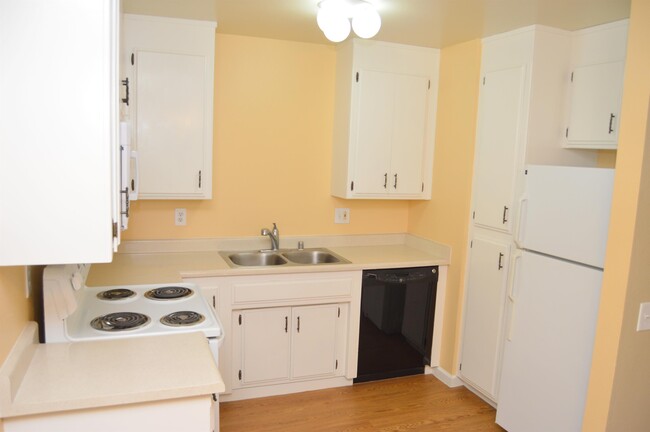 1154 Magnolia Ave-Unit -#4 in Chico, CA - Building Photo - Building Photo
