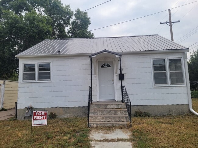 property at 415 N Washington St