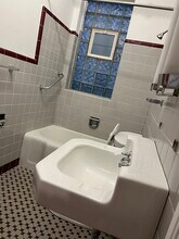 7551 N Oakley Ave in Chicago, IL - Building Photo - Building Photo