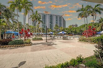 19370 Collins Ave, Unit ID1227552P in Sunny Isles Beach, FL - Foto de edificio - Building Photo