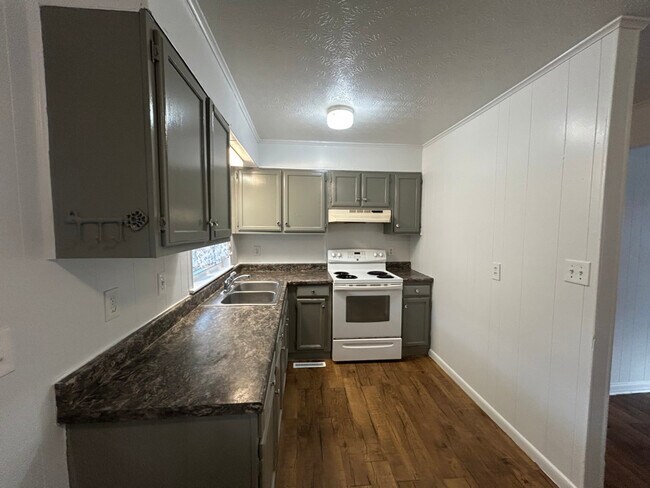 218 Morning Dr in Harriman, TN - Foto de edificio - Building Photo