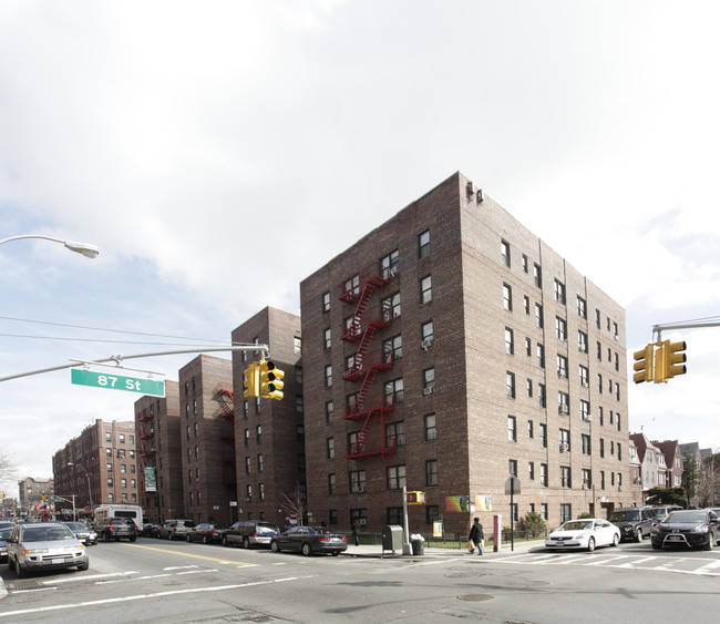 87-10 37th Ave in Jackson Heights, NY - Building Photo - Building Photo