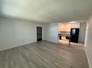 5800 Hollywood Blvd in Sarasota, FL - Building Photo - Building Photo