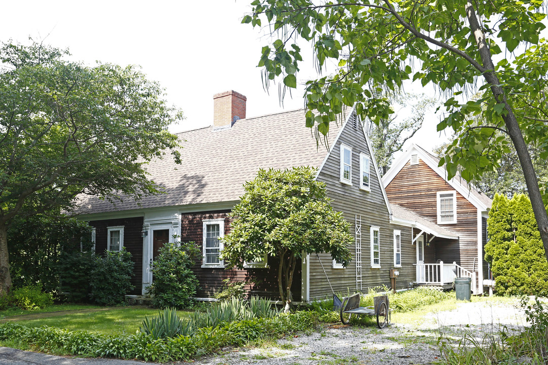 132 Weir St in Hingham, MA - Foto de edificio