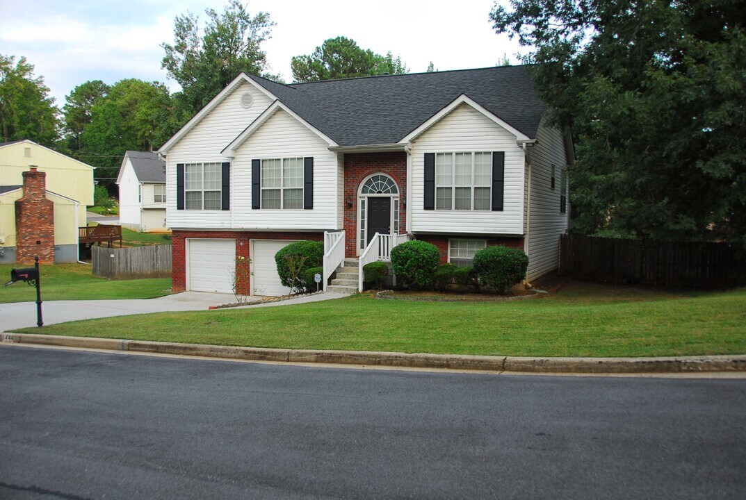 1444 Bentley Ridge Ct in Lithonia, GA - Building Photo