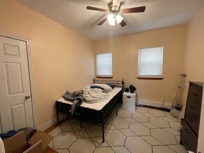 832 Parker St, Unit 3 in Boston, MA - Foto de edificio - Building Photo